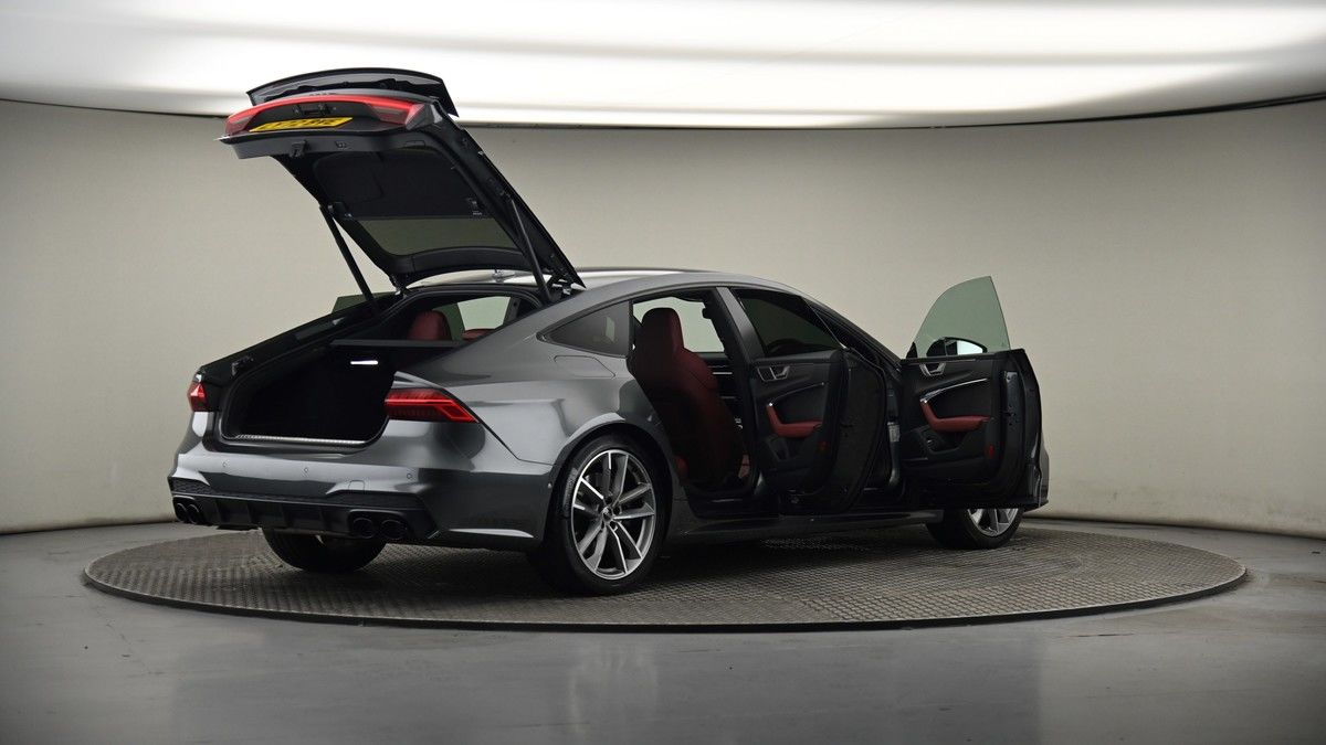 More views of Audi S7