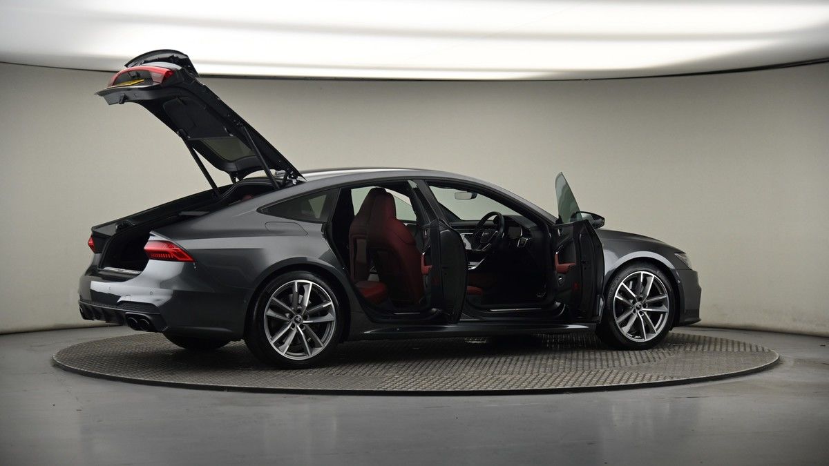 More views of Audi S7