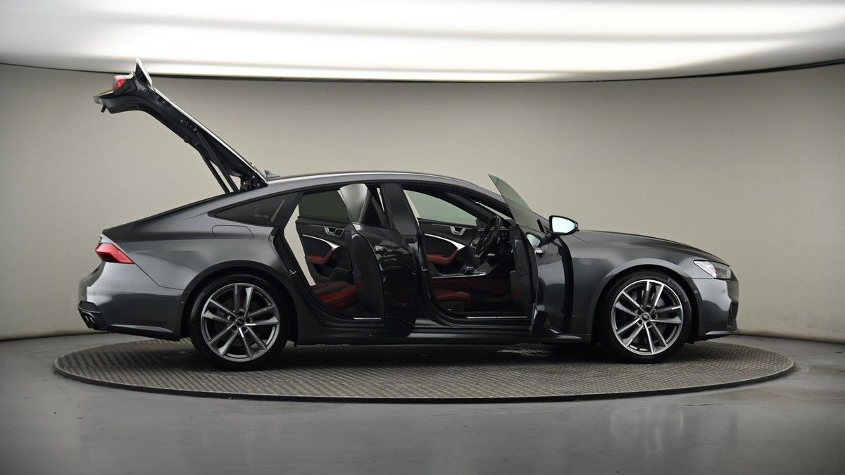 More views of Audi S7
