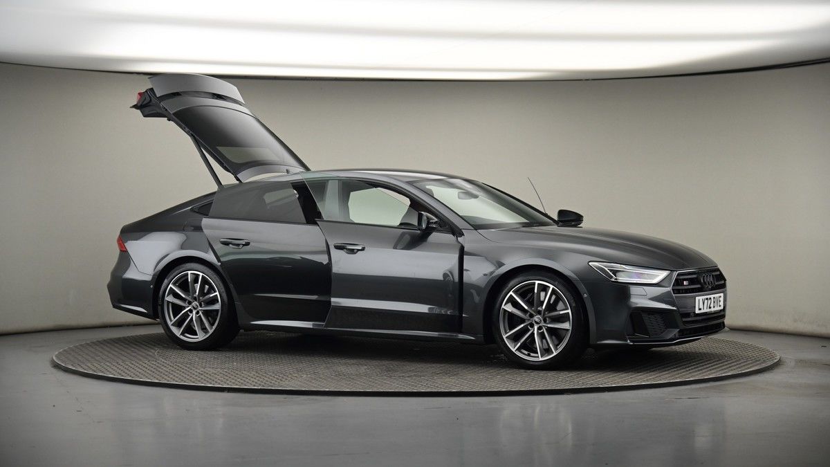 More views of Audi S7