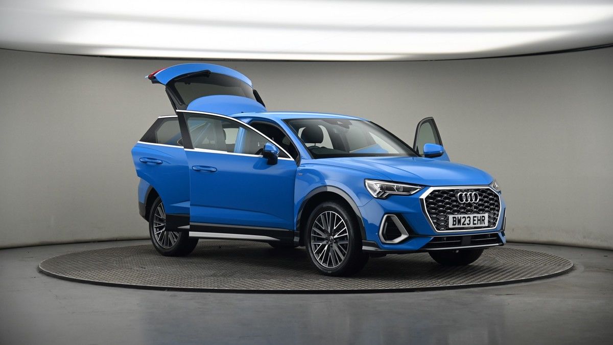 More views of Audi Q3