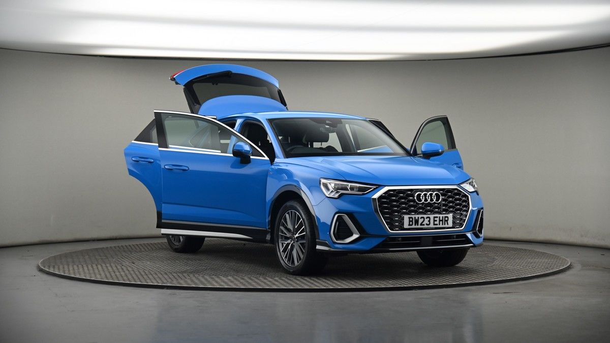 More views of Audi Q3
