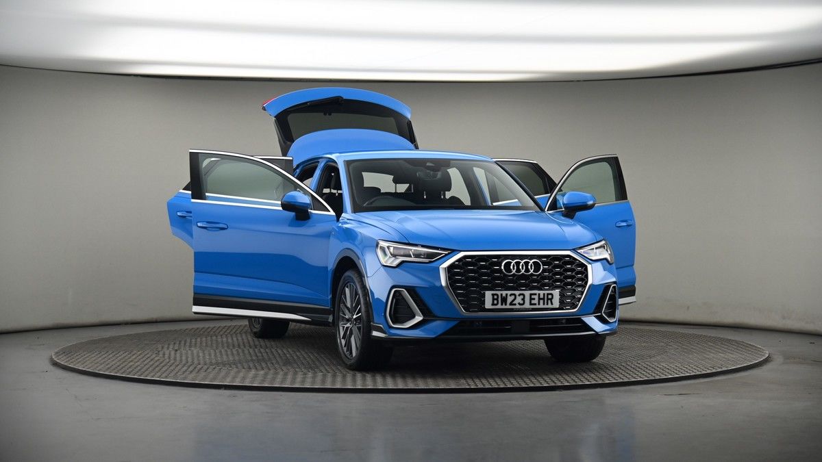 More views of Audi Q3