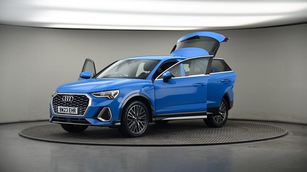 More views of Audi Q3