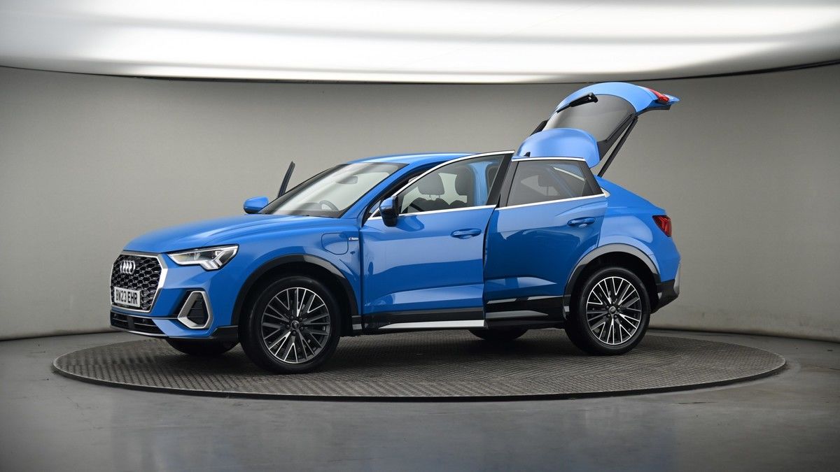More views of Audi Q3