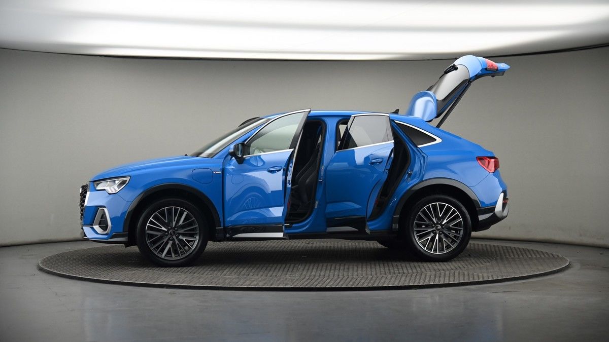 More views of Audi Q3