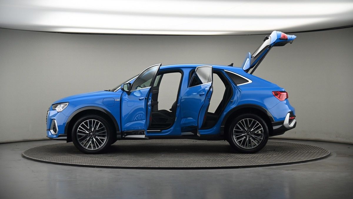 More views of Audi Q3
