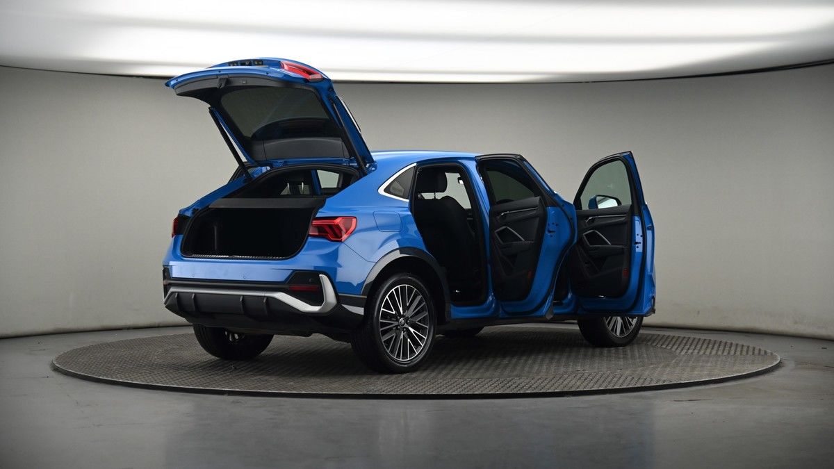 More views of Audi Q3
