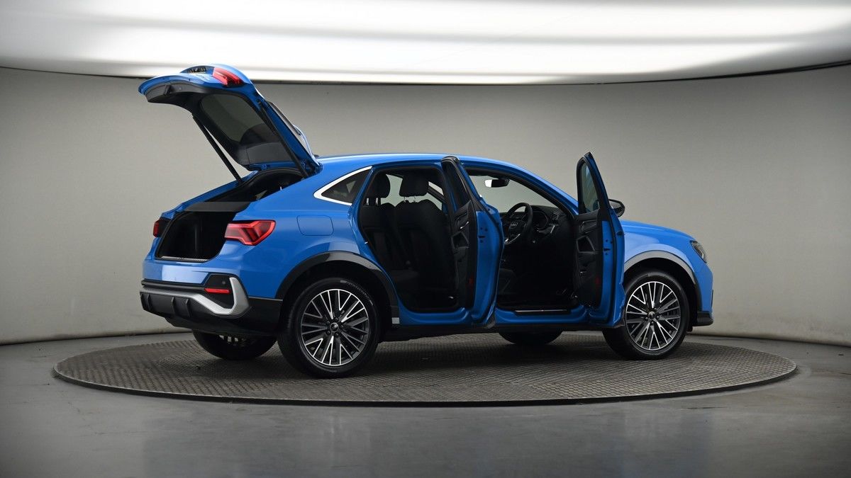 More views of Audi Q3