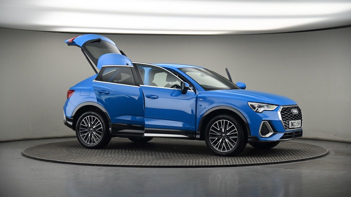 More views of Audi Q3