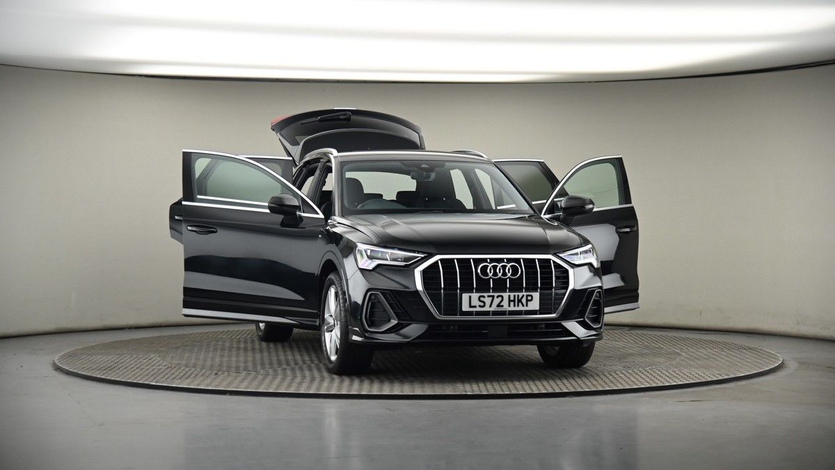 More views of Audi Q3