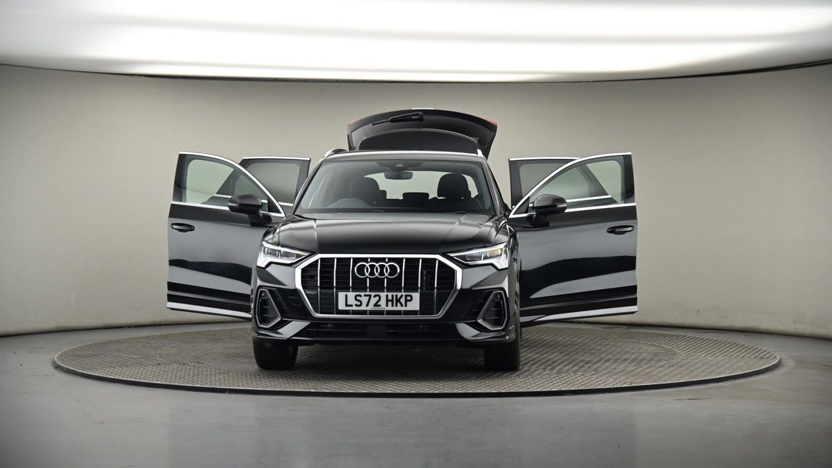 More views of Audi Q3