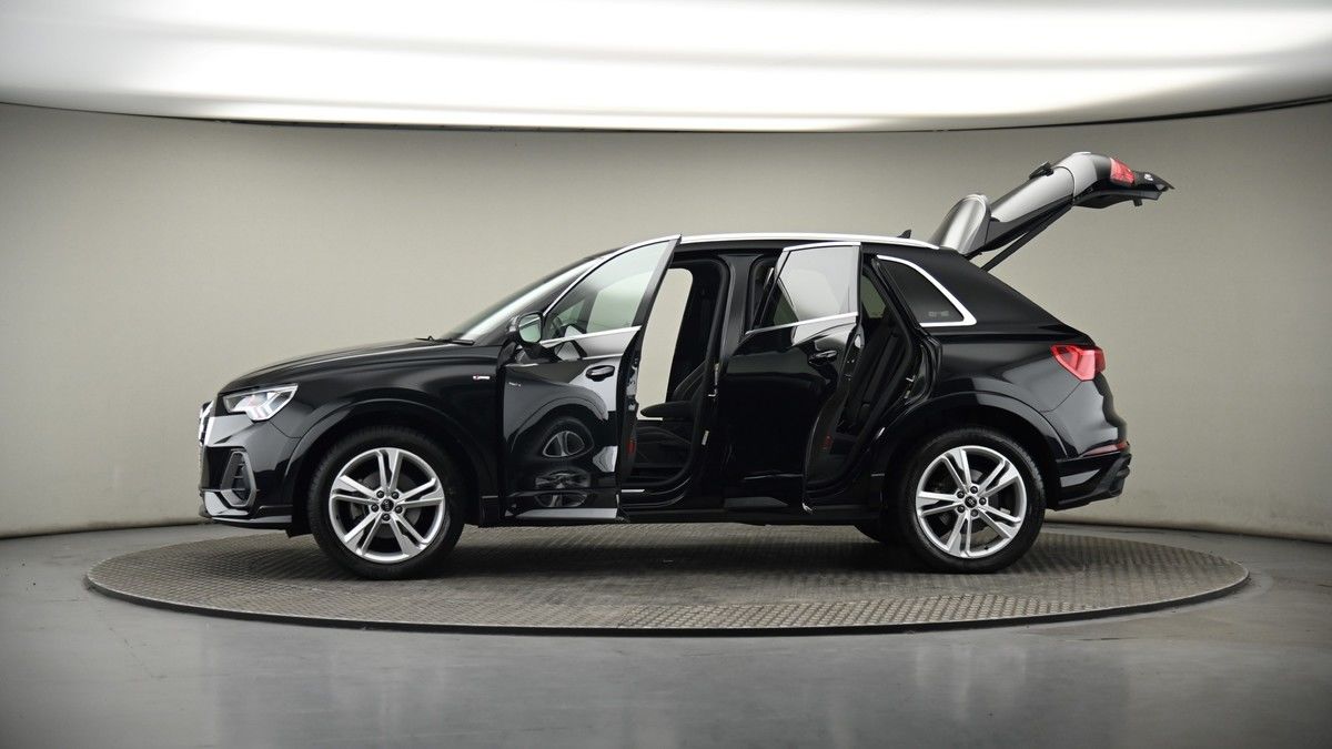 More views of Audi Q3