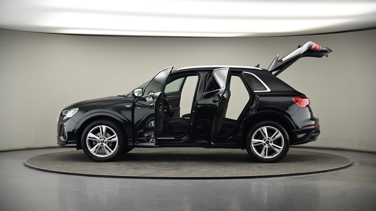 More views of Audi Q3