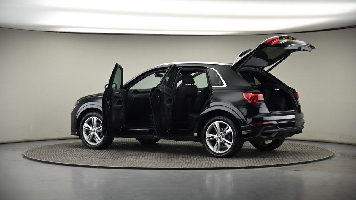 More views of Audi Q3