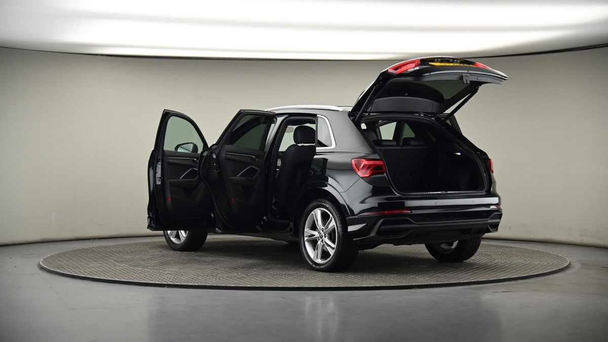 More views of Audi Q3