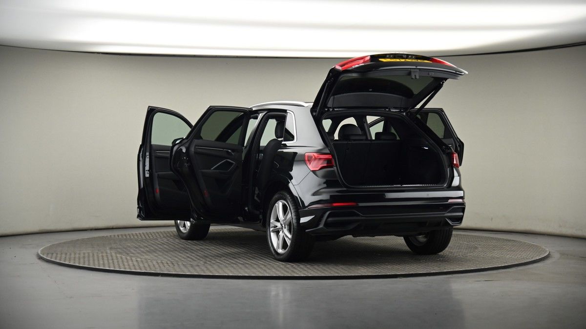 Audi Q3 Image 8