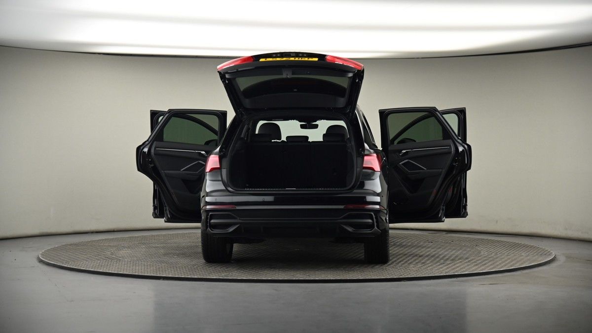 More views of Audi Q3