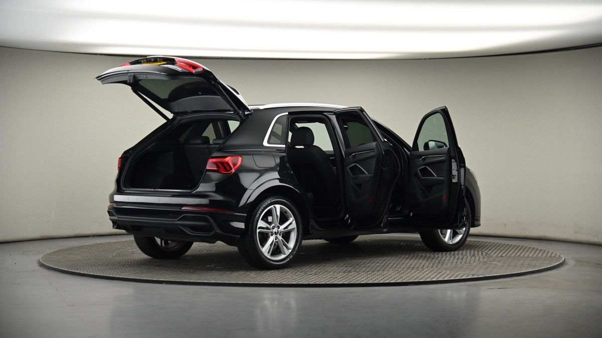 More views of Audi Q3