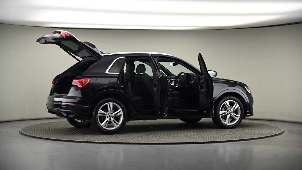 More views of Audi Q3