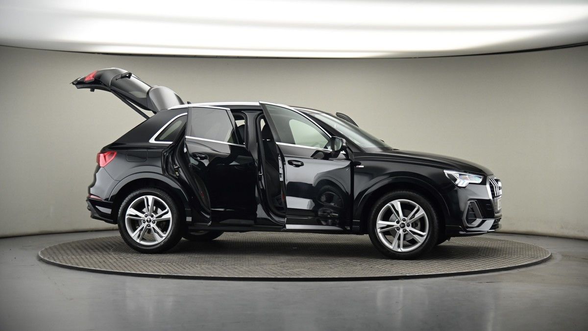 More views of Audi Q3