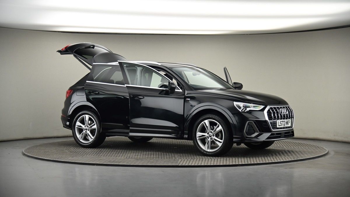 More views of Audi Q3