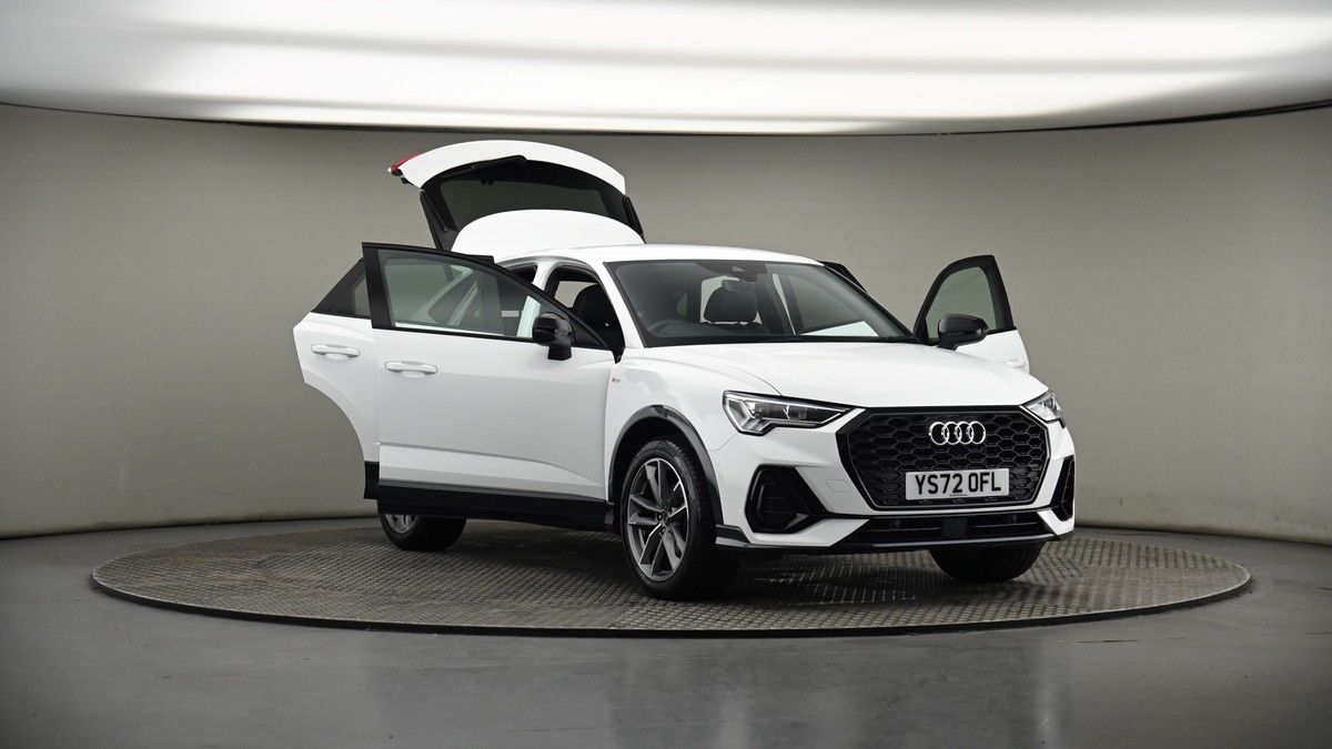More views of Audi Q3
