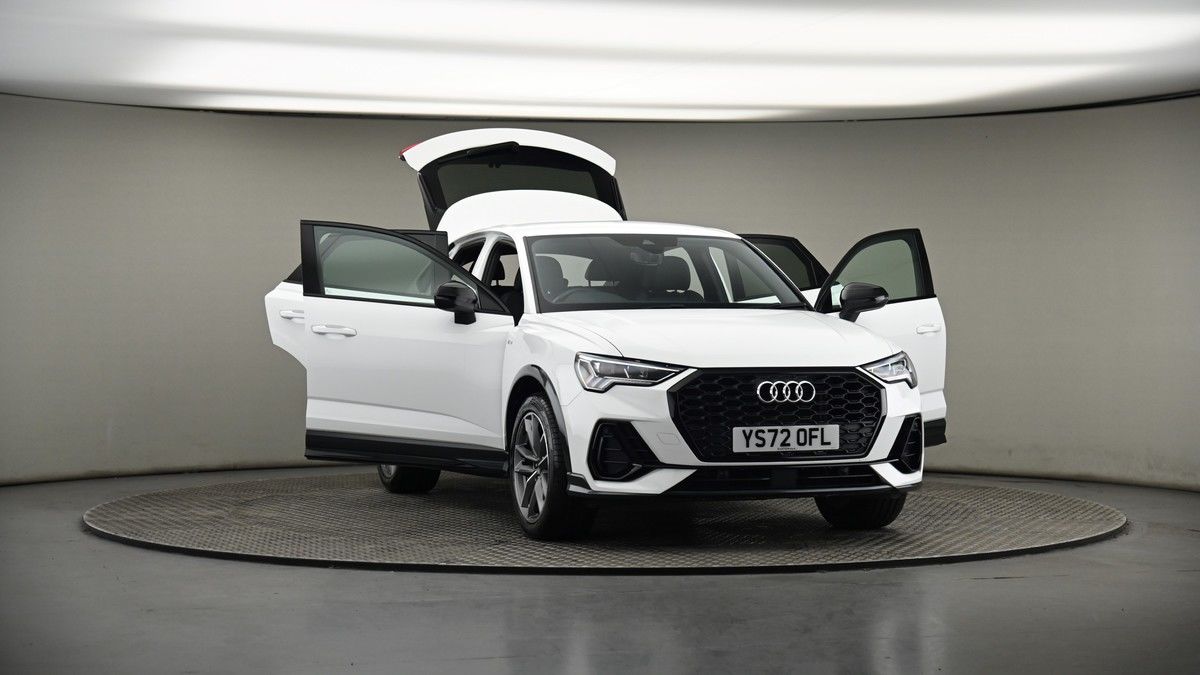More views of Audi Q3