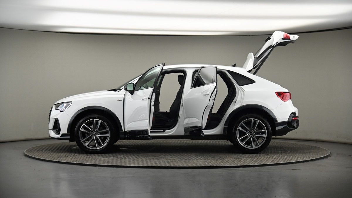 More views of Audi Q3