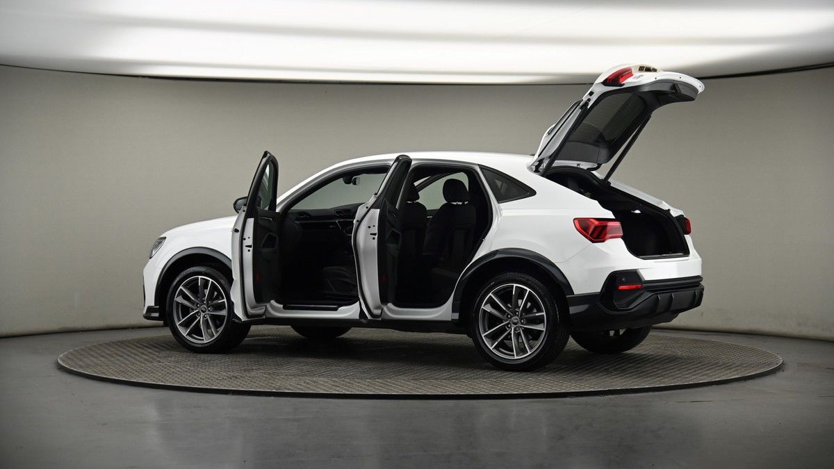 More views of Audi Q3