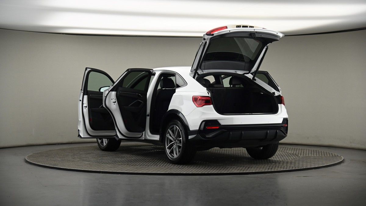 Audi Q3 Image 7
