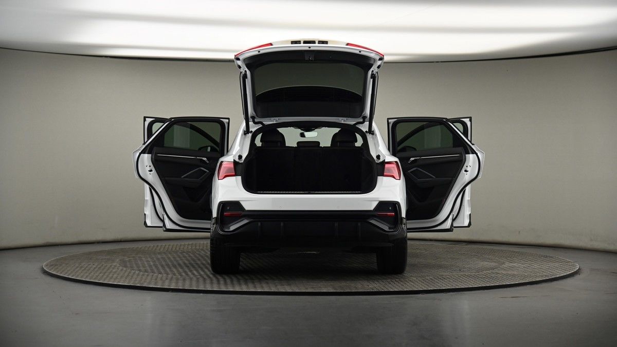 More views of Audi Q3