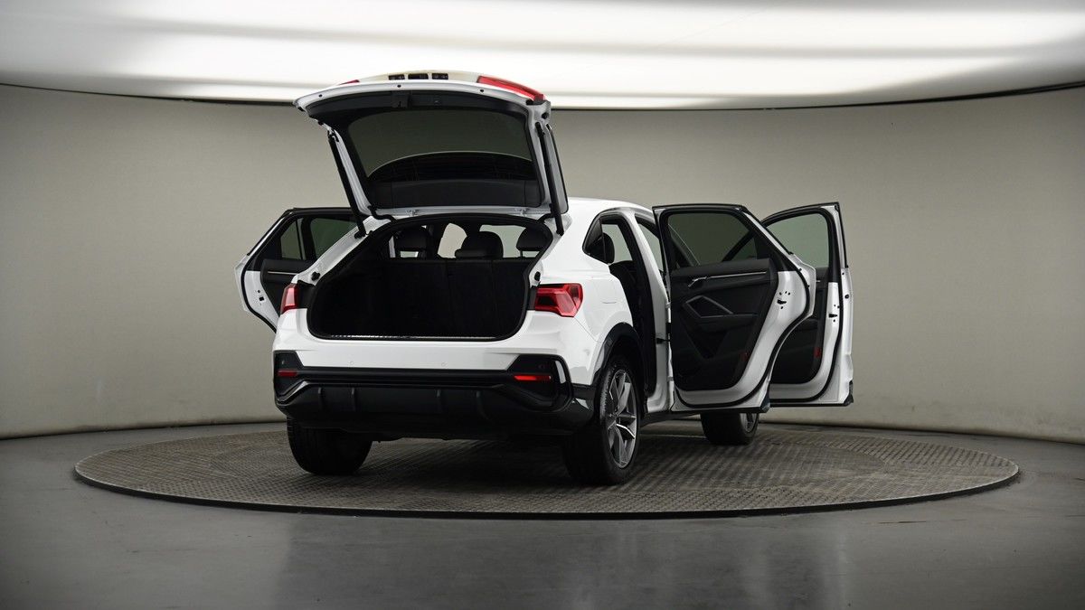 More views of Audi Q3