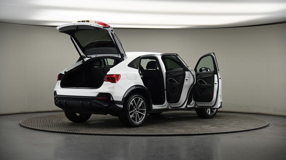 More views of Audi Q3