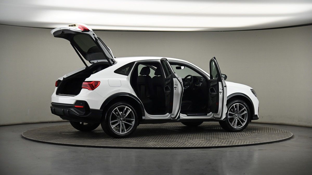 More views of Audi Q3
