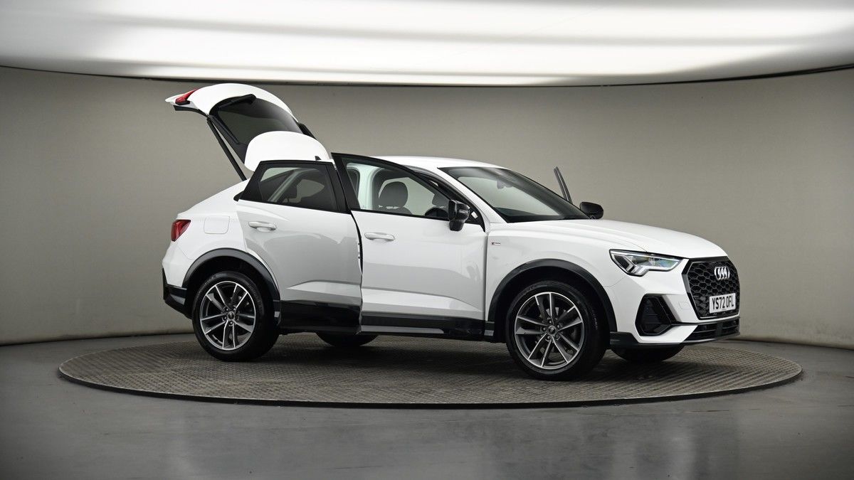 More views of Audi Q3