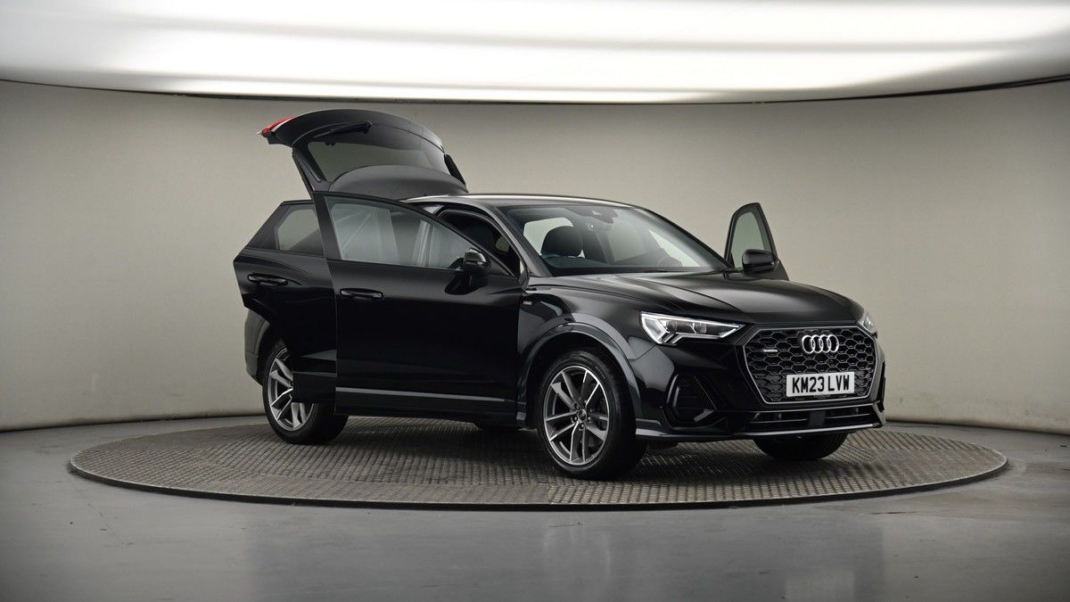 More views of Audi Q3