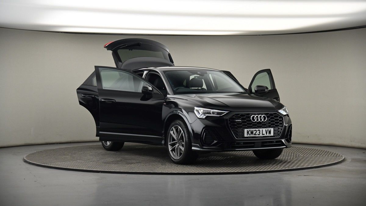 More views of Audi Q3