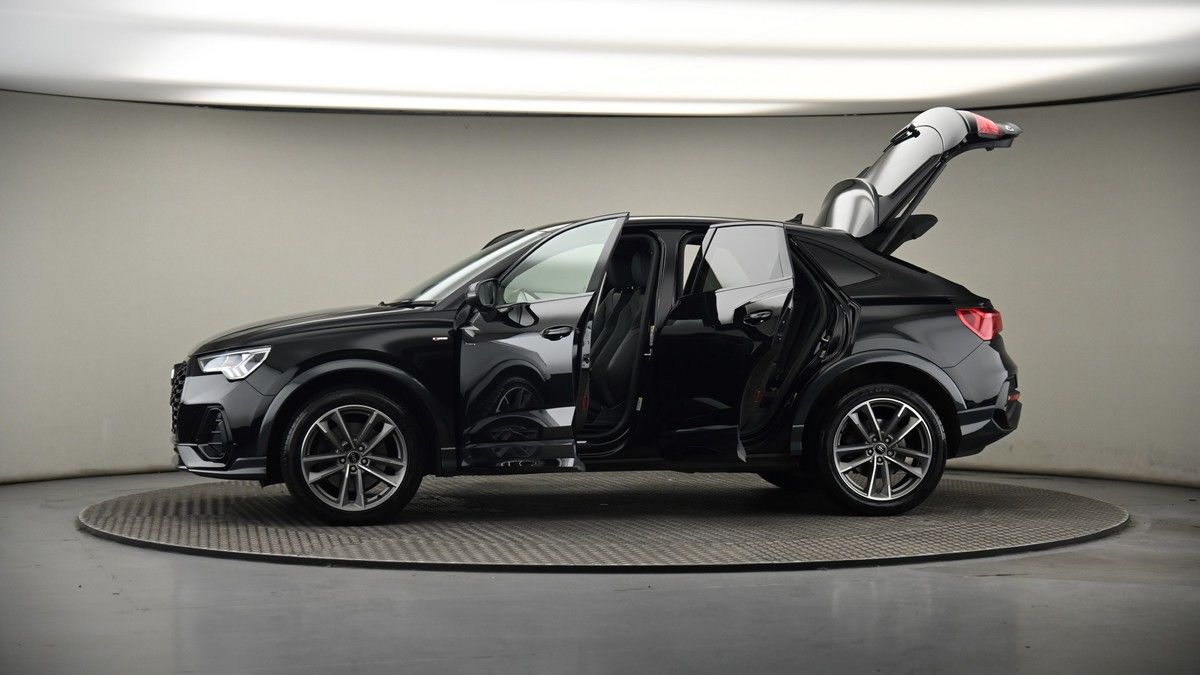 More views of Audi Q3