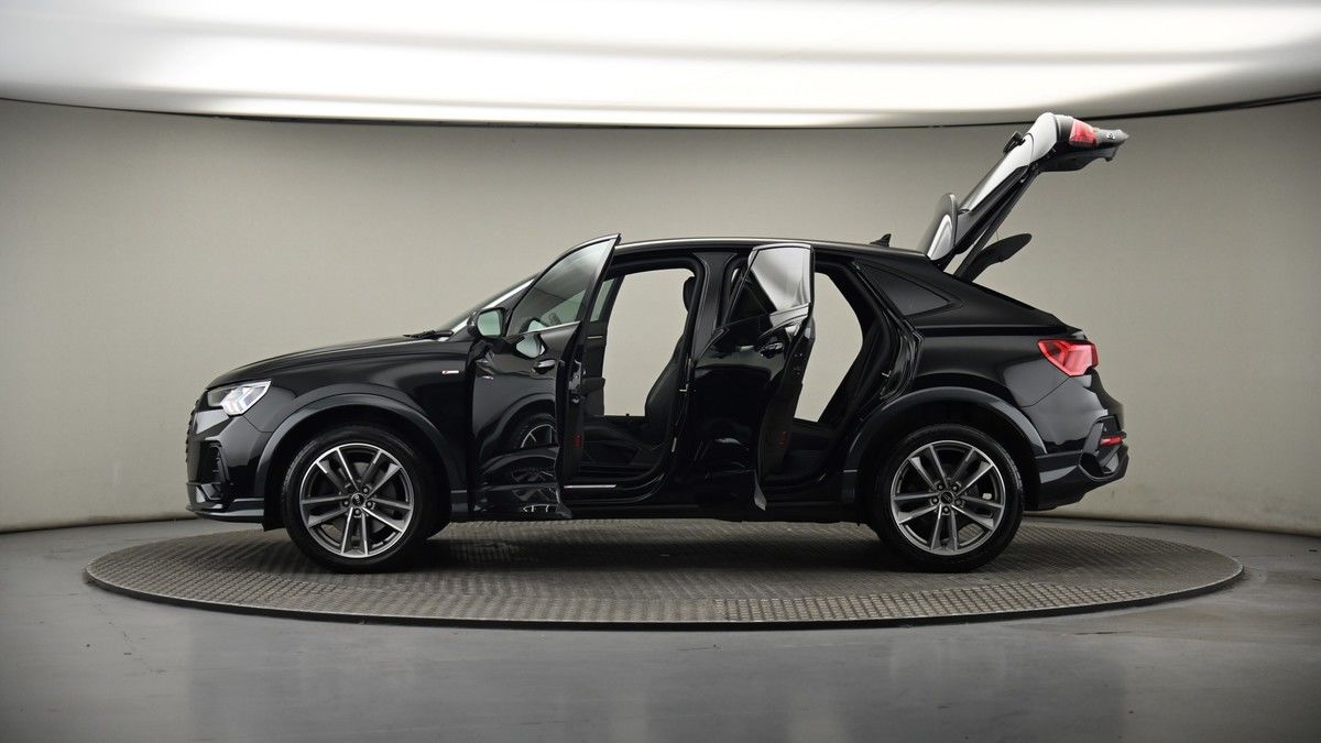 More views of Audi Q3
