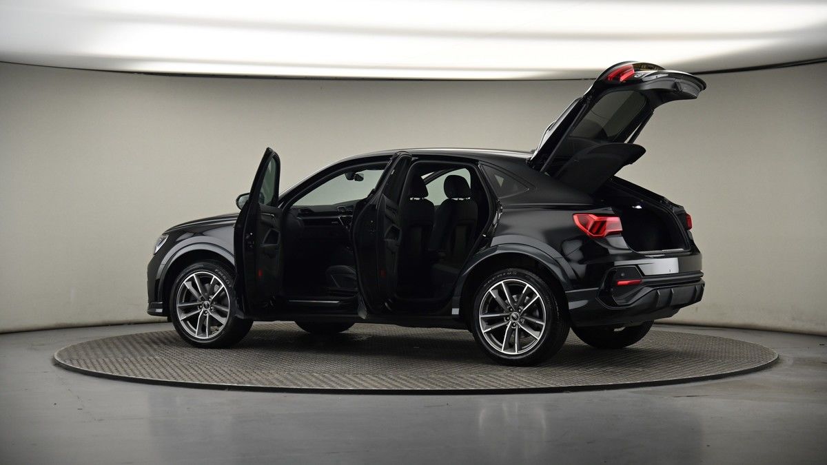 More views of Audi Q3