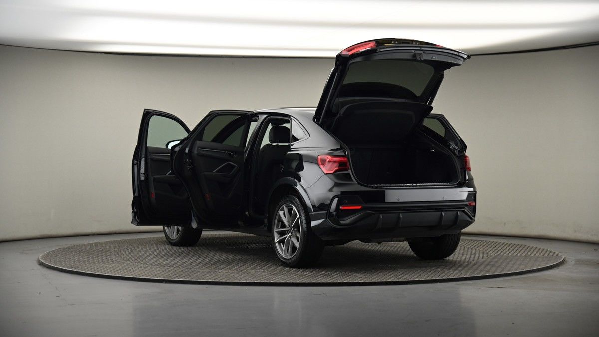 Audi Q3 Image 7