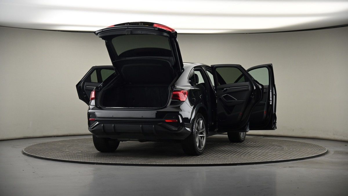 More views of Audi Q3