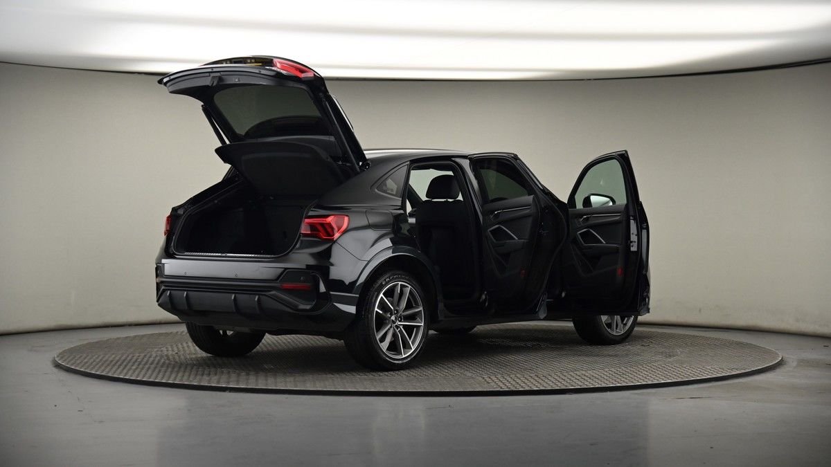 More views of Audi Q3