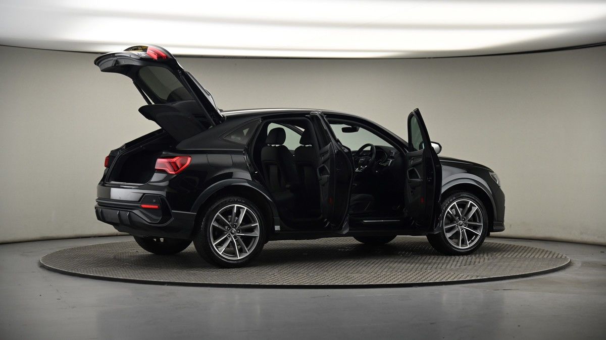 More views of Audi Q3