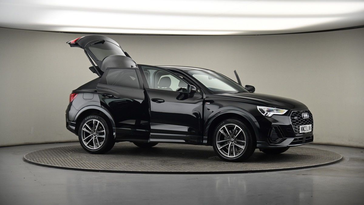 More views of Audi Q3