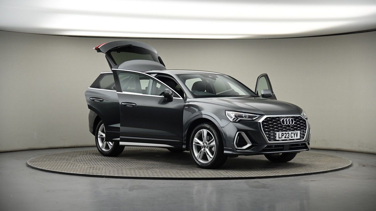 More views of Audi Q3