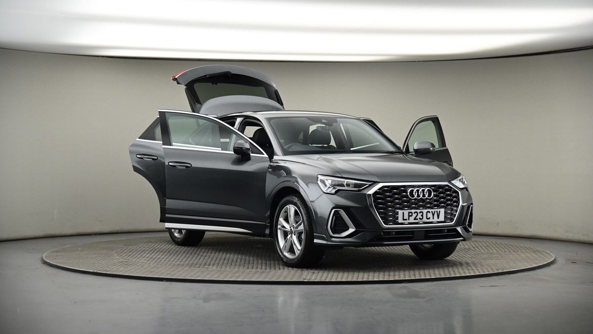 More views of Audi Q3