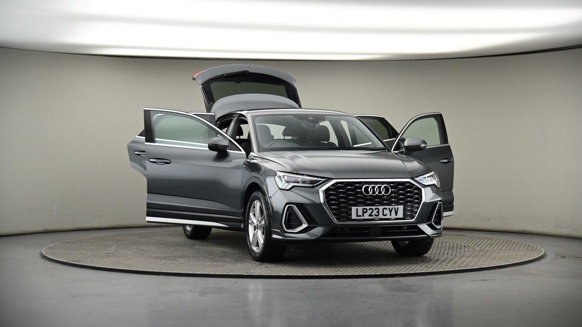 More views of Audi Q3