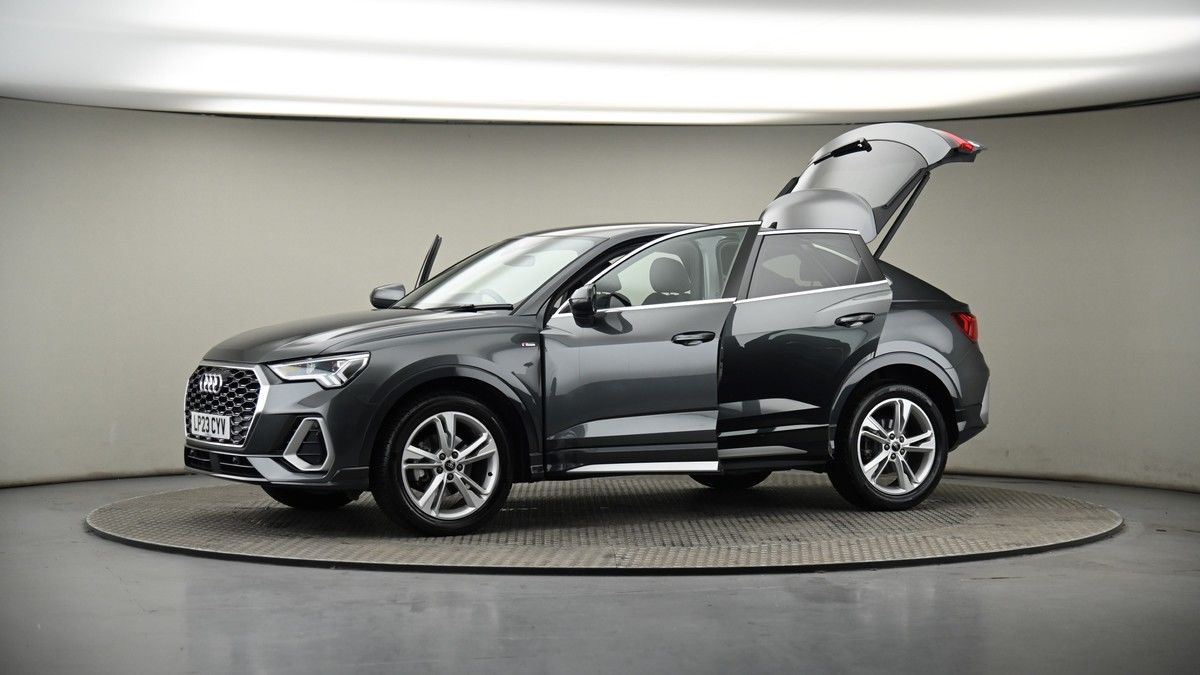 More views of Audi Q3